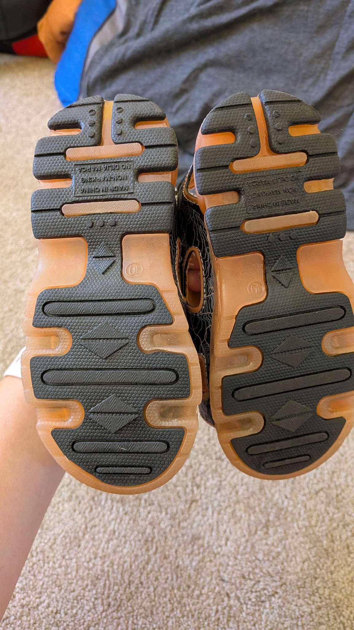 Jurassic world sandals size 10, brand new, Shoes 10 (Toddler:2-4yr)