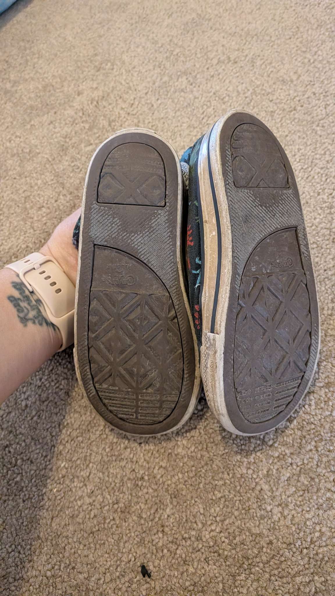 Converse size 9 dino shoes , Shoes 9 (Toddler:2-4yr)