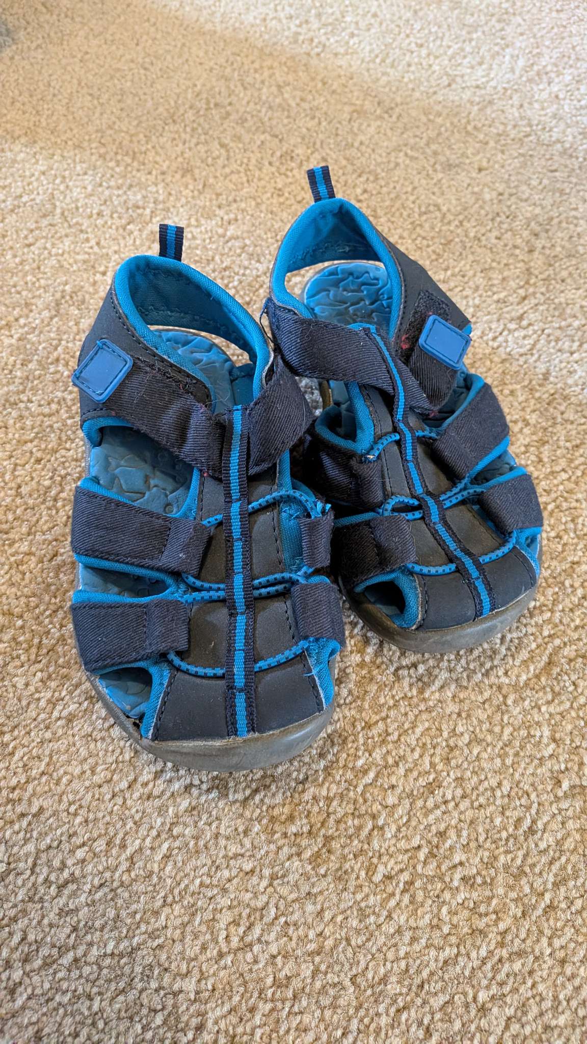 Koalakids size 9 sandals , Shoes 9 (Toddler:2-4yr)