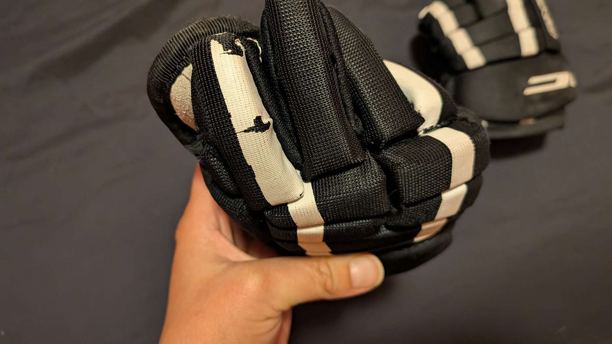VIC G2X junior hockey gloves