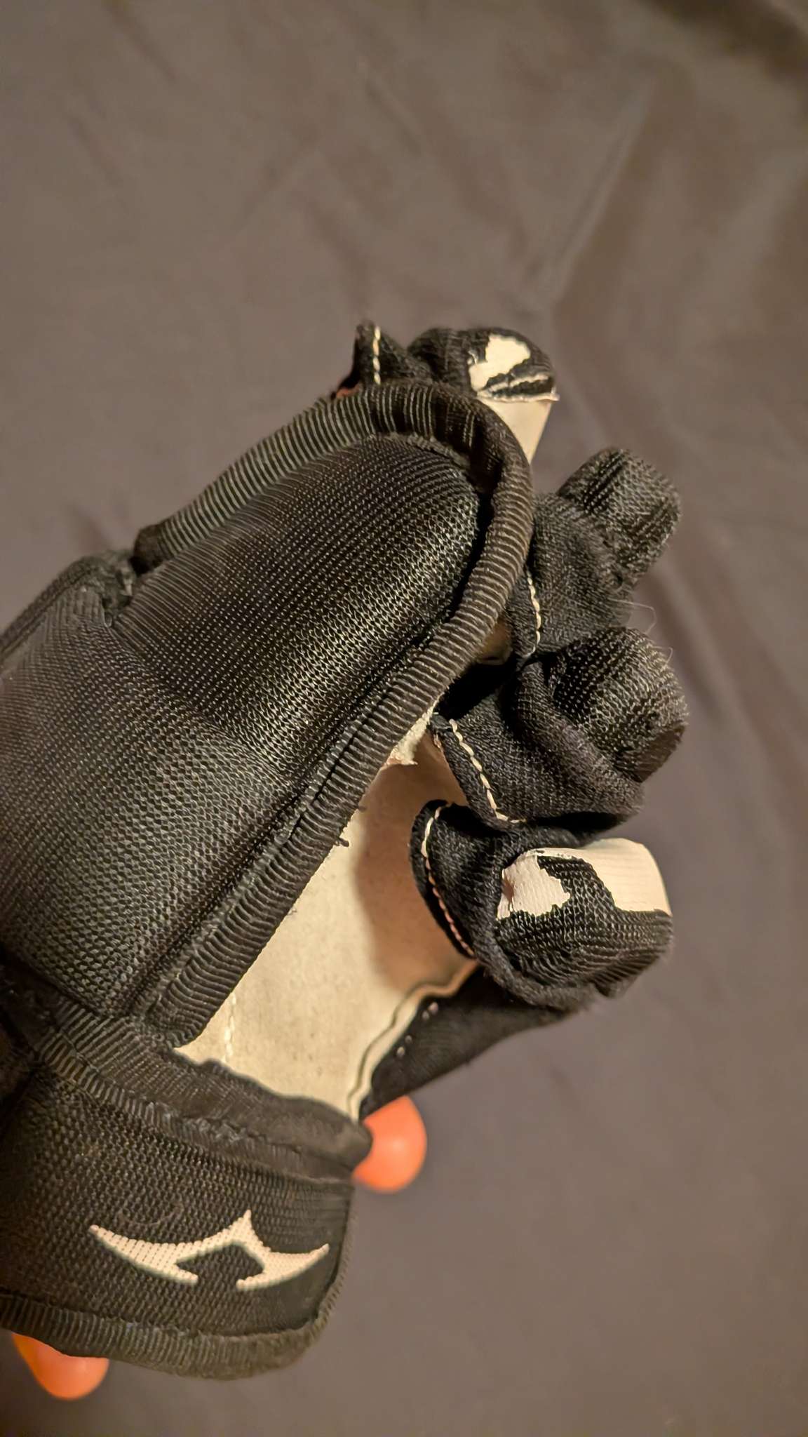 VIC G2X junior hockey gloves