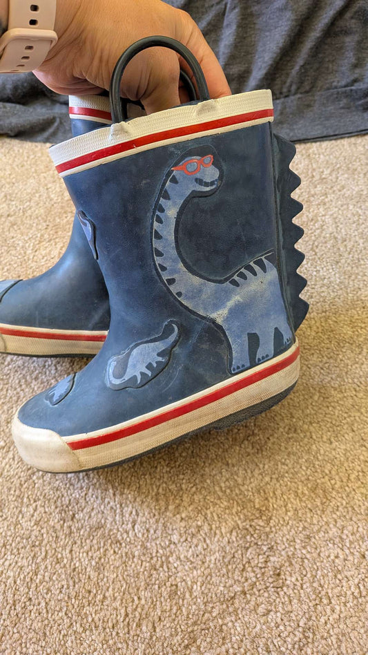Dinosaur size 10 rubber boot, Shoes 10 (Toddler:2-4yr)