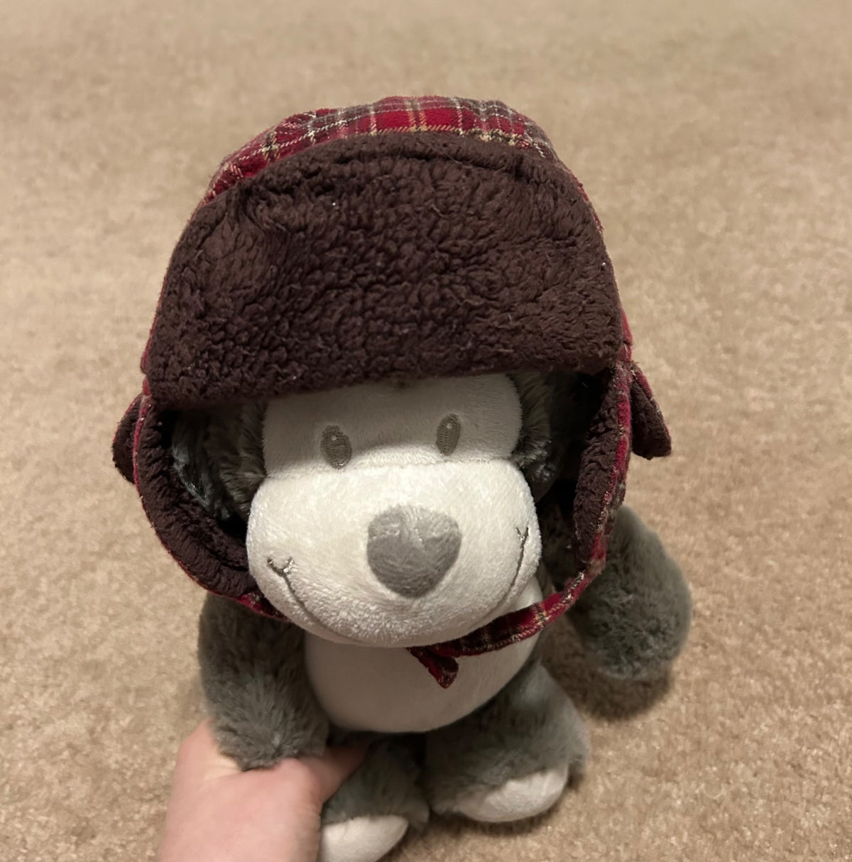 Hat. Size 3-6 months