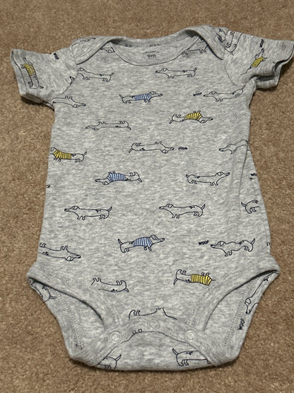 9 month onesies x2. New never worn, Kids 9 Month (6-9M)