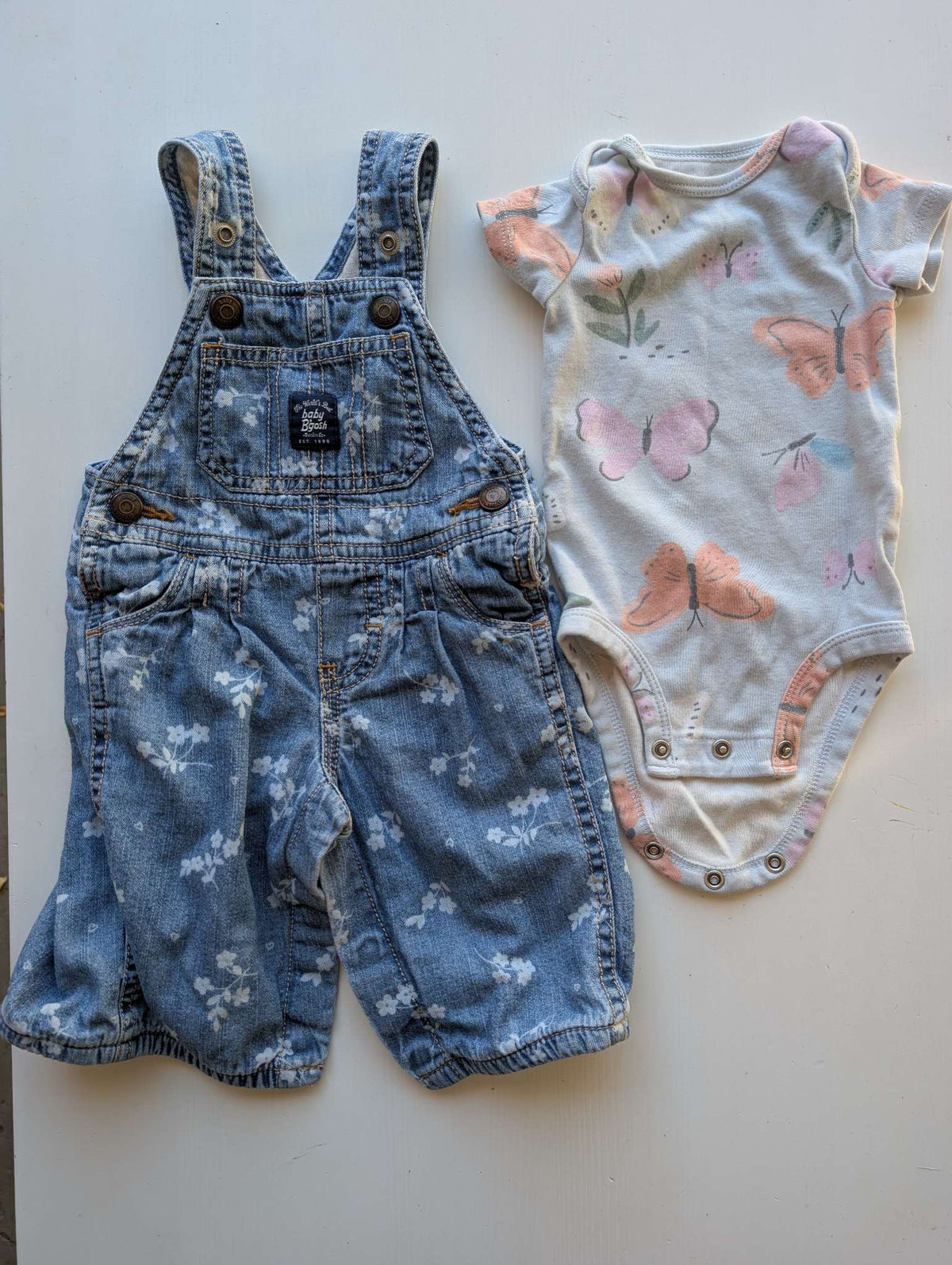 OshKosh Denim Overalls & Butterfly Onesie Set - 0-3M, Kids 3 Month (0-3M)
