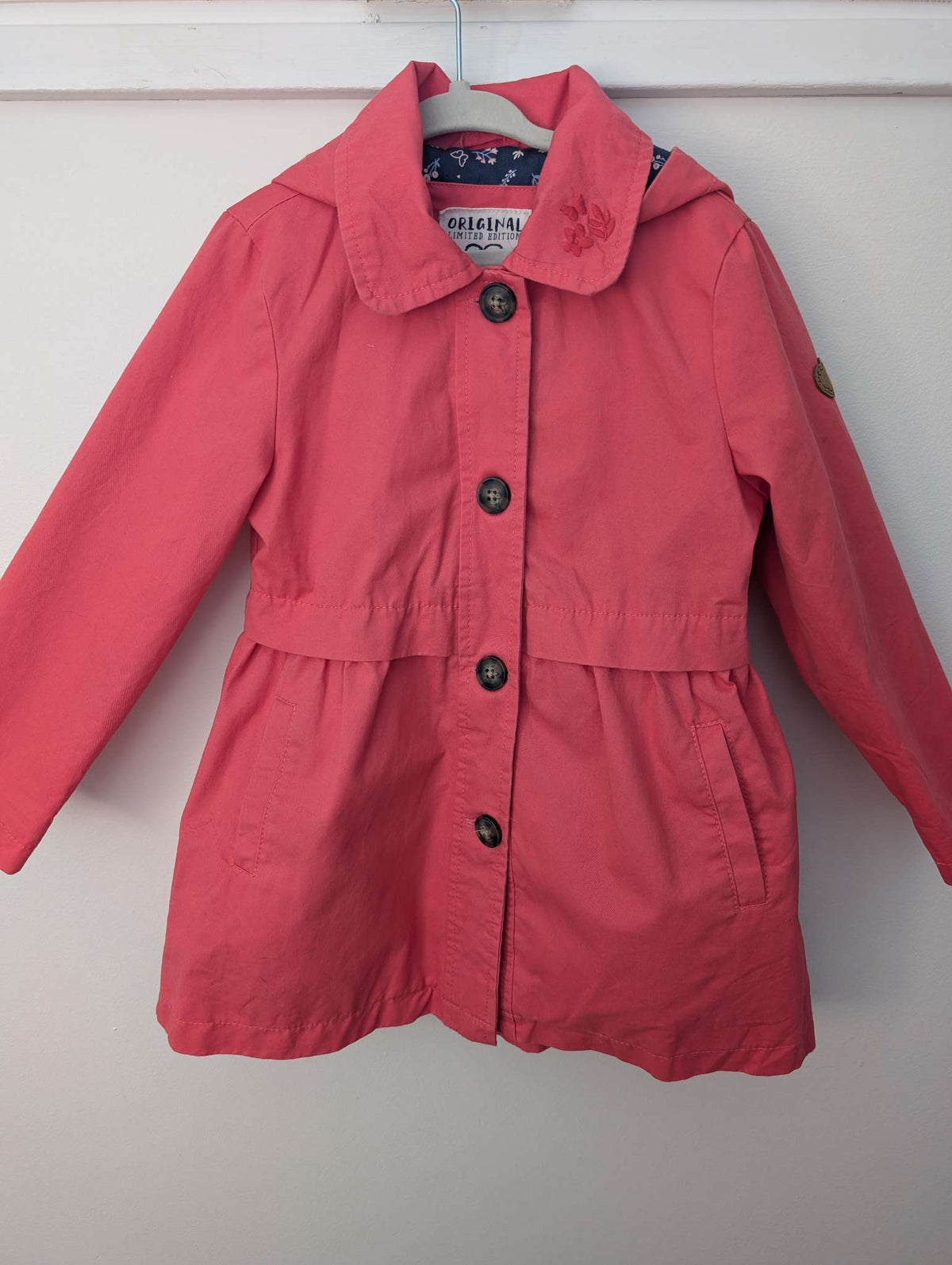 Girls Limited Edition Pink Flare Trench Coat, Size 110 / 4-5T bought in Germany, Kids 5/5T