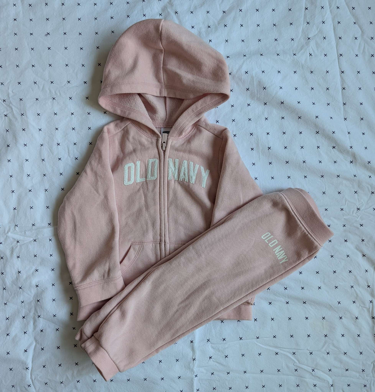 Toddler Girls Light Pink Old Navy Sweatsuit, Sweatpants Zip-Up Hoodie, 18-24M, Kids 24 Month (18-24M)