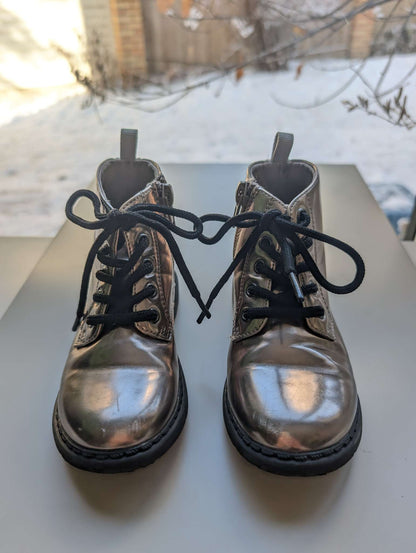 Girl's Lug Sole Boots - champagne metallic, Kids Size 9, Shoes 9 (Toddler:2-4yr)