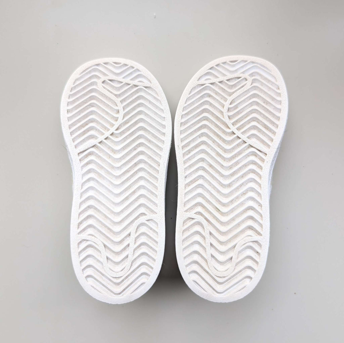 Girls White Rainbow Adidas Gazelle Superstar, Toddler size 6, Shoes 6 (Walkers:12-24 mth)