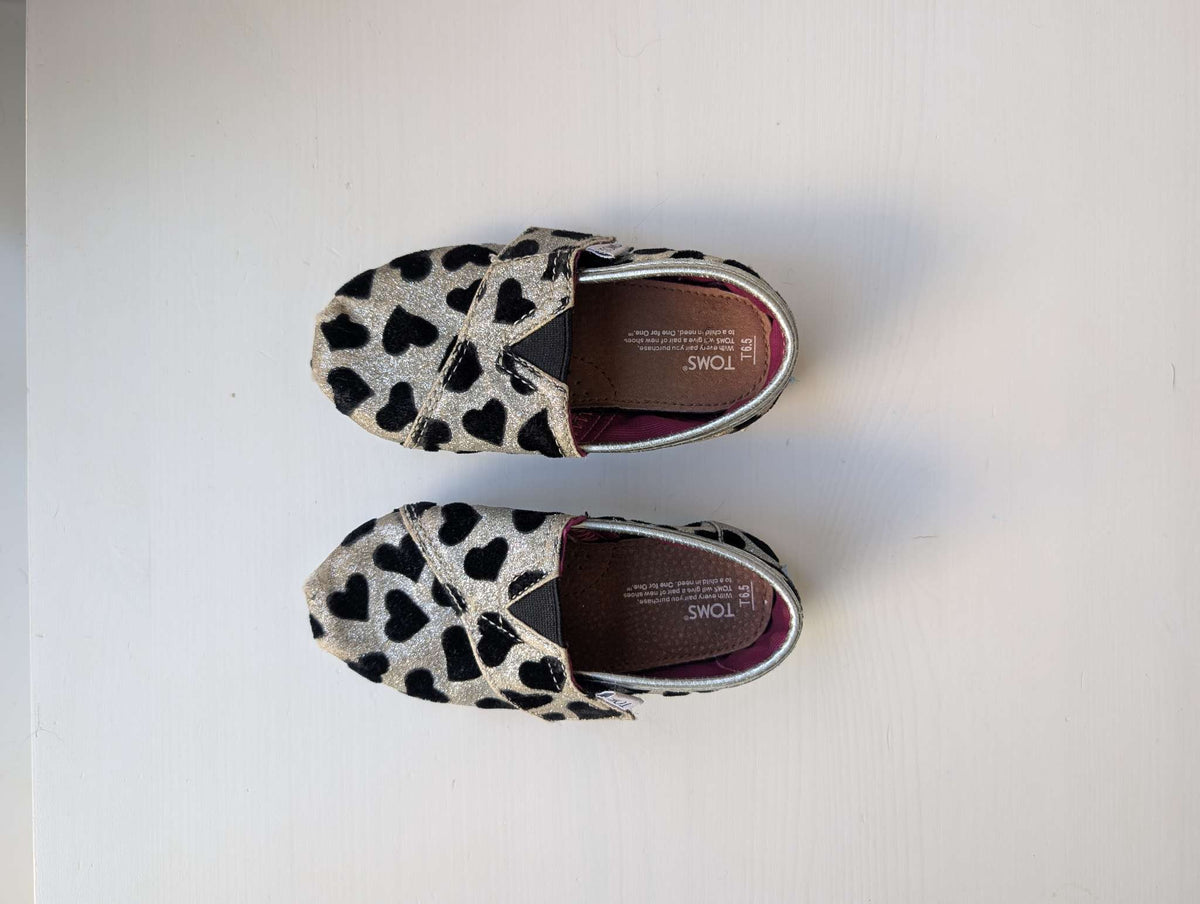 TOMS Toddler Size 6.5 Silver Gold Glitter Heart Slip-On Shoes, Shoes 6.5 (Walkers:12-24 mth)