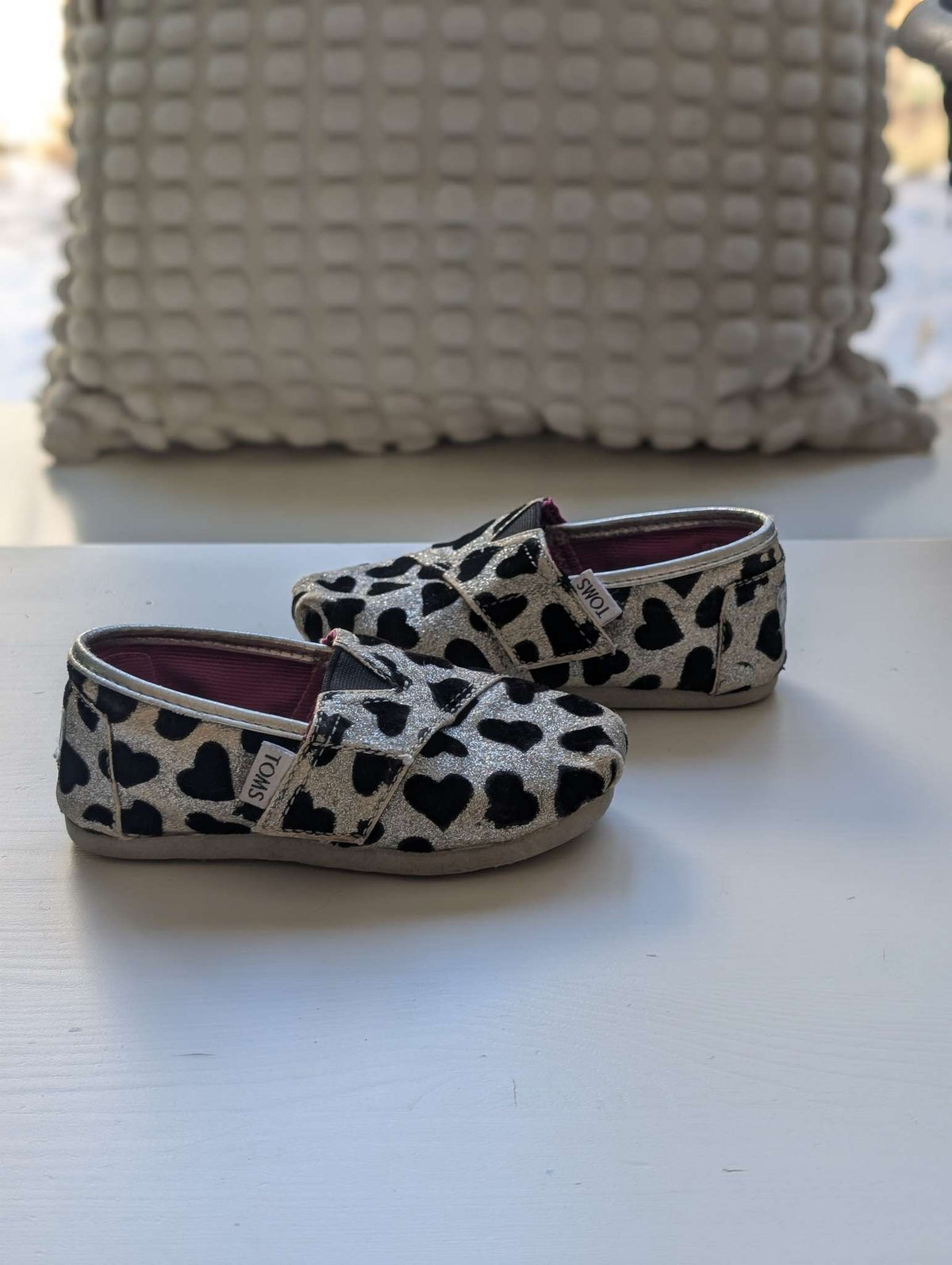 TOMS Toddler Size 6.5 Silver Gold Glitter Heart Slip-On Shoes, Shoes 6.5 (Walkers:12-24 mth)