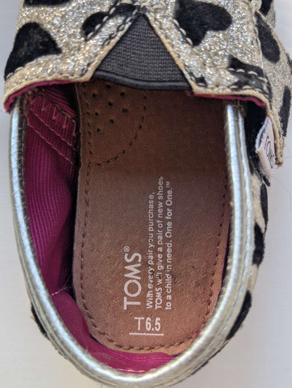 TOMS Toddler Size 6.5 Silver Gold Glitter Heart Slip-On Shoes, Shoes 6.5 (Walkers:12-24 mth)