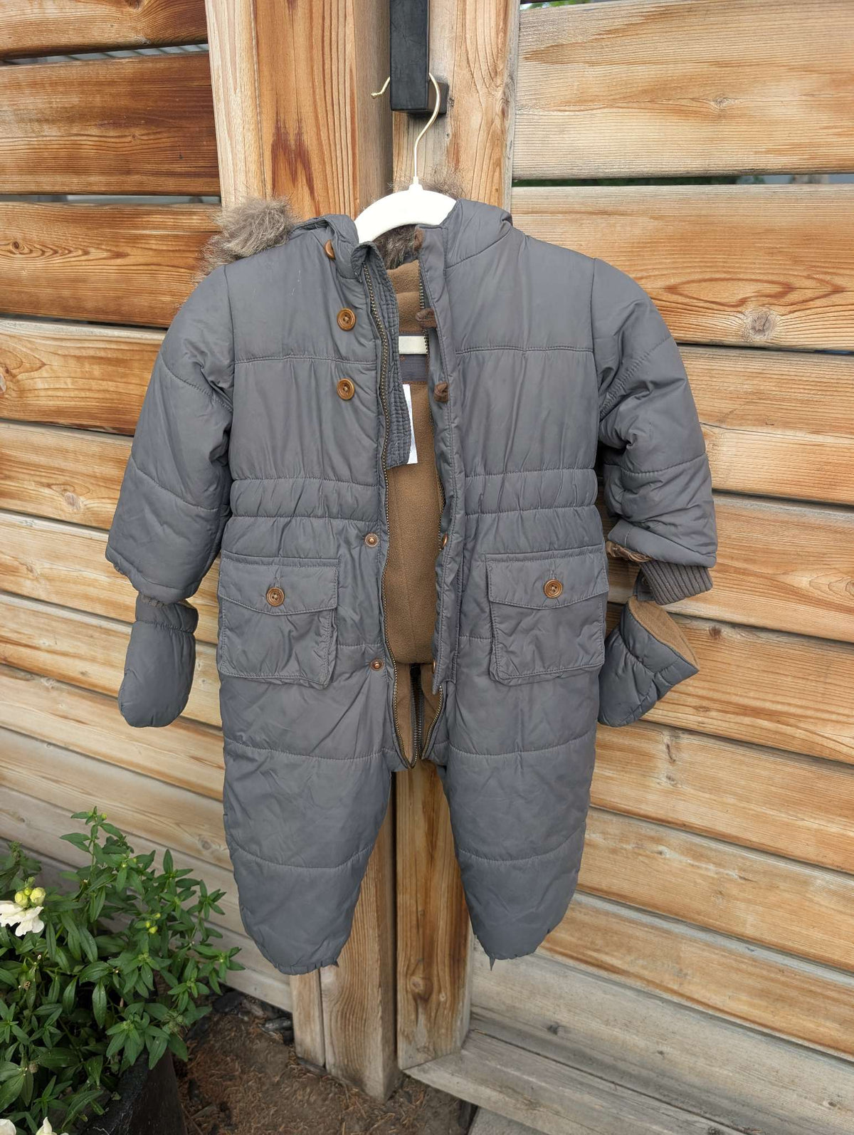 Jacadi Paris Chic Grey Faux Fur hooded Pramsuit Bunting Fleece-Lined Snowsuit w/ Mittens, 12M, Kids 12 Month (9-12M)