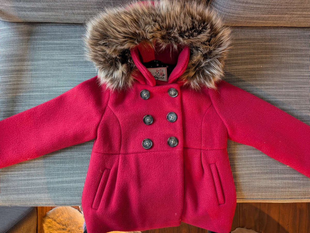 Red Felt and Faux Fur Lined Pea Coat - size 104 / 4T purchased in Germany, Kids 4/4T