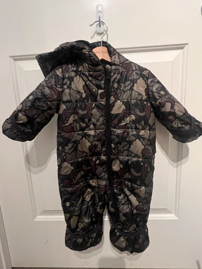 Joe Fresh Dino snowsuit 3-6months, Kids 6 Month (3-6M)