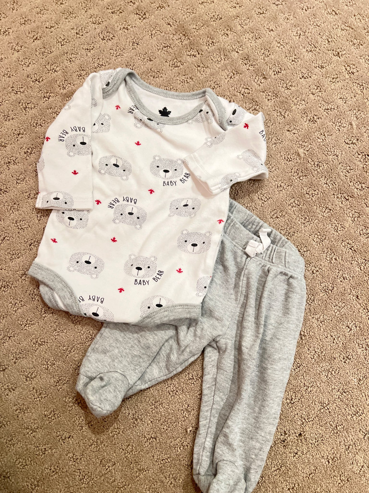 Canada Bear outfit 0-3m, Kids 3 Month (0-3M)