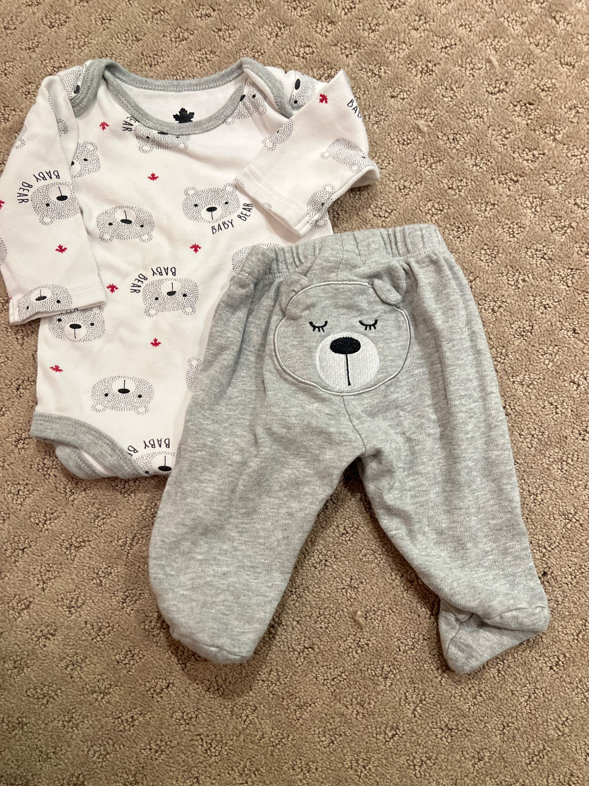 Canada Bear outfit 0-3m, Kids 3 Month (0-3M)