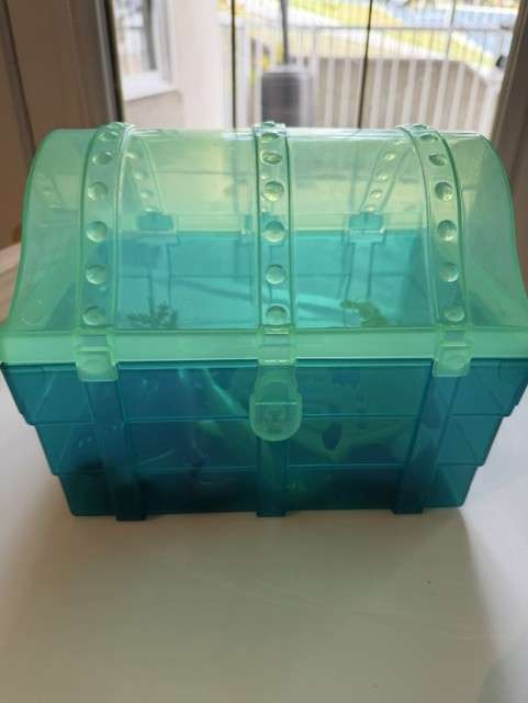 Battat Pirate Diving Set, Treasure Chest Pool / beach toy / or sensory play toy (for water,sand, pretend play)