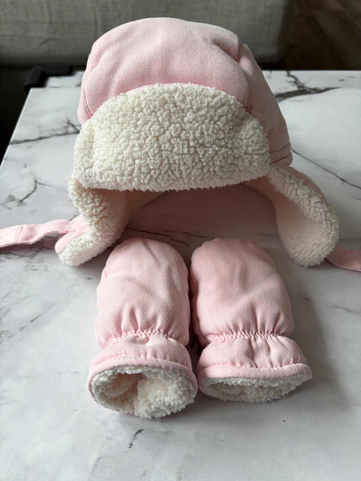 Winter Toque and mitts- pink, 0-12M, EUC