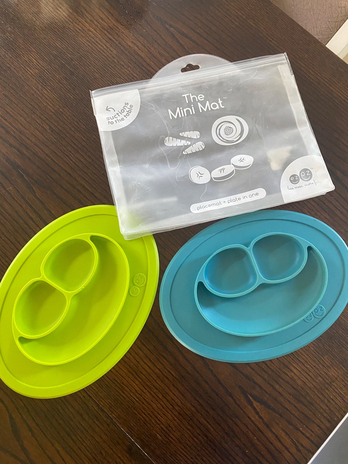 EZPZ 2 placemats and carry bag