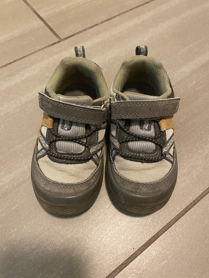 Osh Kosh Boys Sneakers, 8T, Shoes 8 (Toddler:2-4yr)