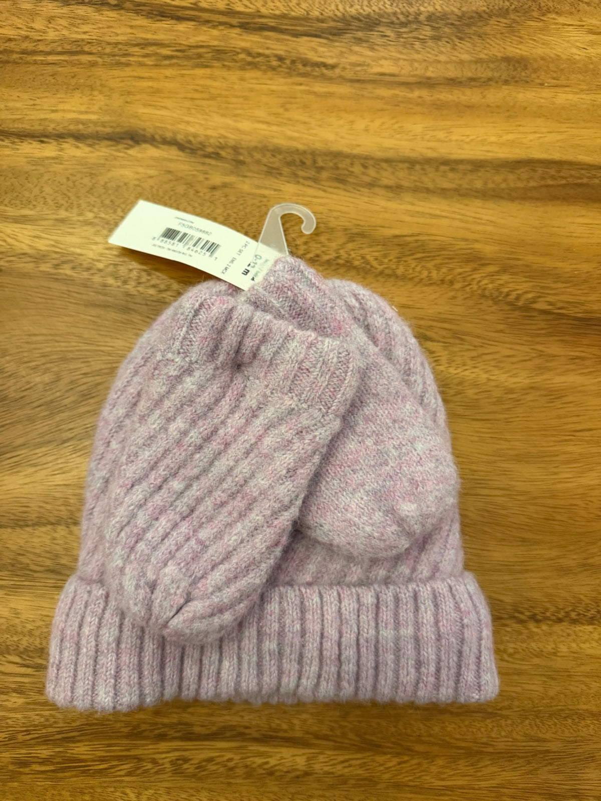 Joe Fresh NWT winter hat and mittens