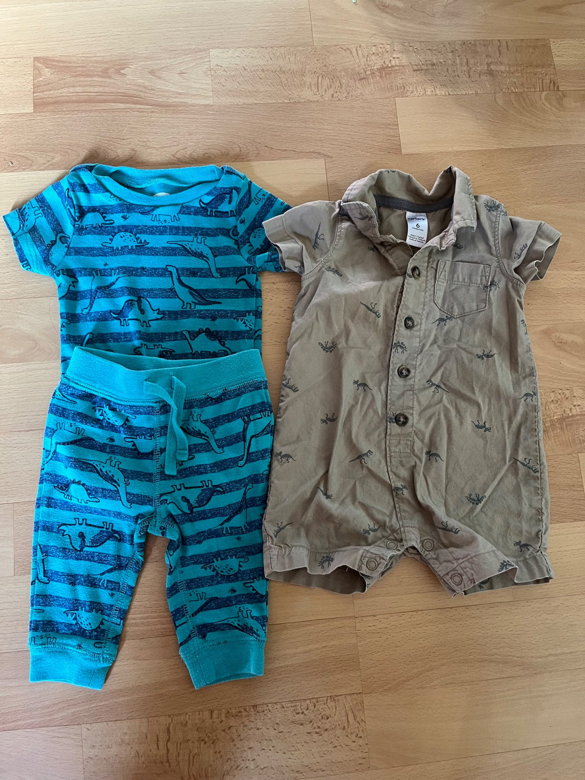 Carter's Baby Boy Dinosaur Clothing Lot Size 6 Months, Kids 6 Month (3-6M)