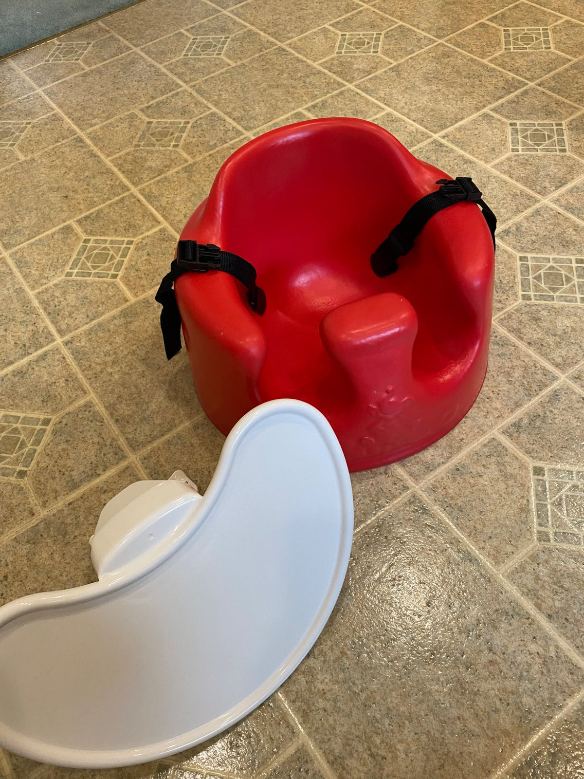 Bumbo floor seat