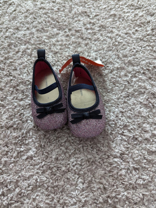 Joe fresh shoes size 2 baby sparkly pink, Shoes 2 (Baby: 0-12 mth)