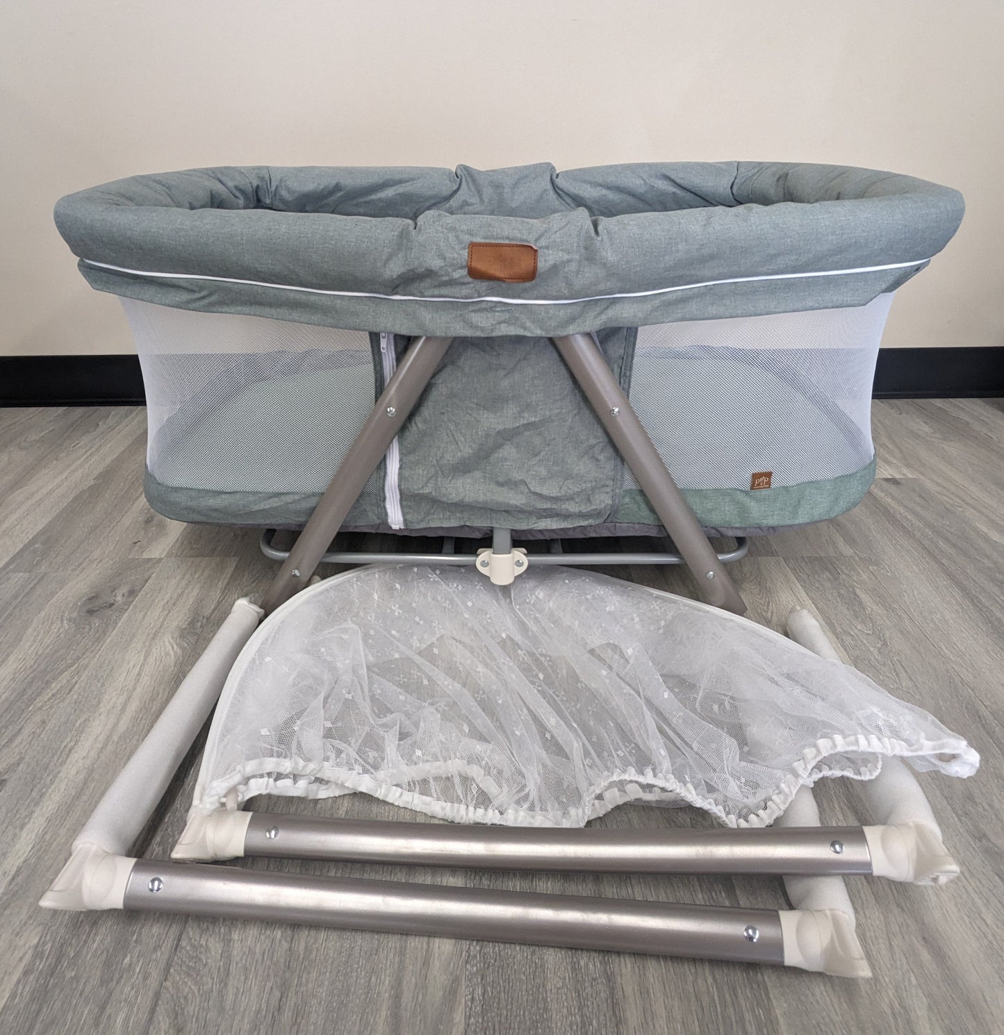 Multifunctional Baby Cradle/Bassinet  Retail Price: $250