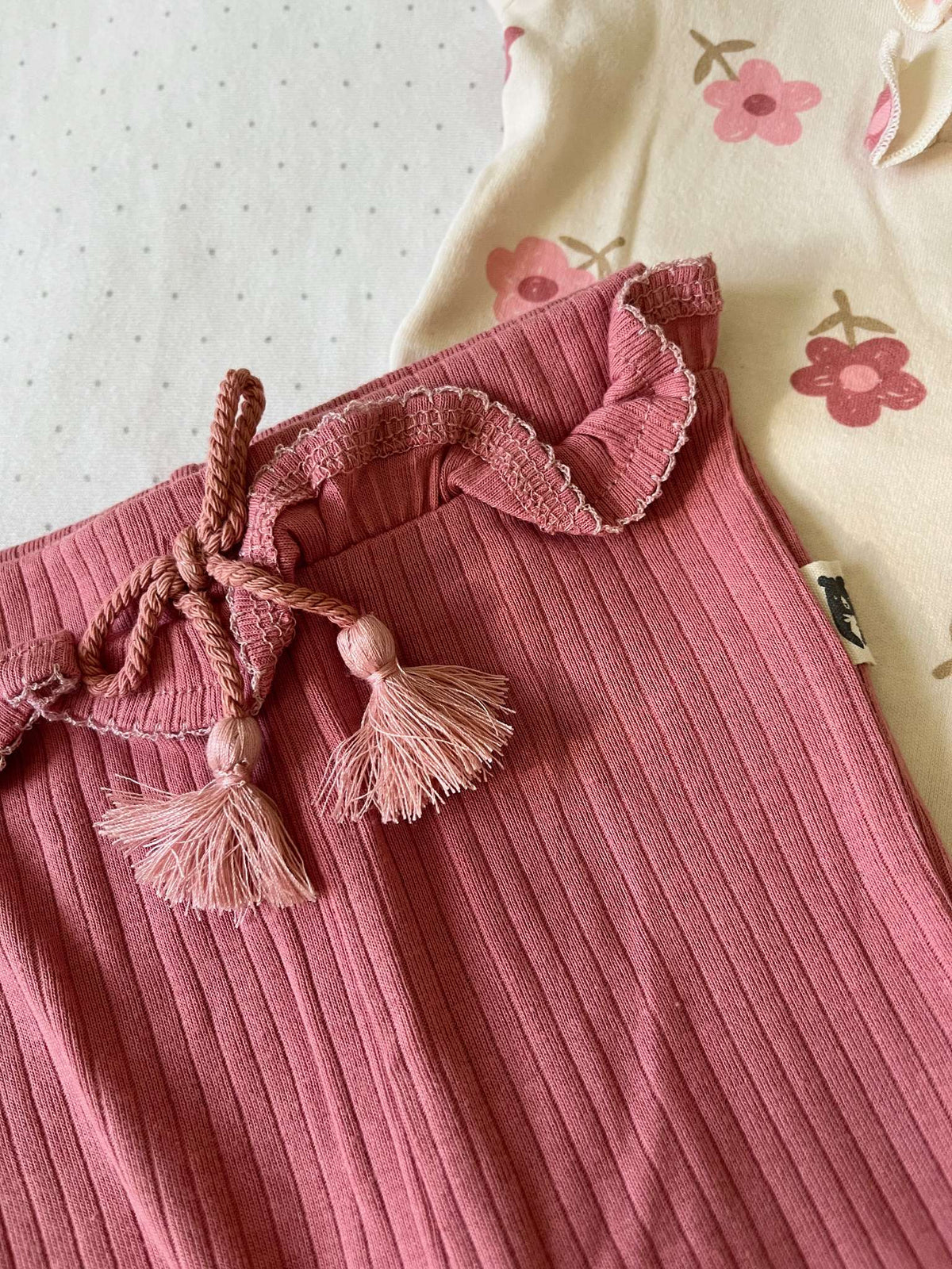 Rabbit + Bear Organic Two Piece Outfit with matching headband - Baby Girl 6-9 months, Kids 9 Month (6-9M)