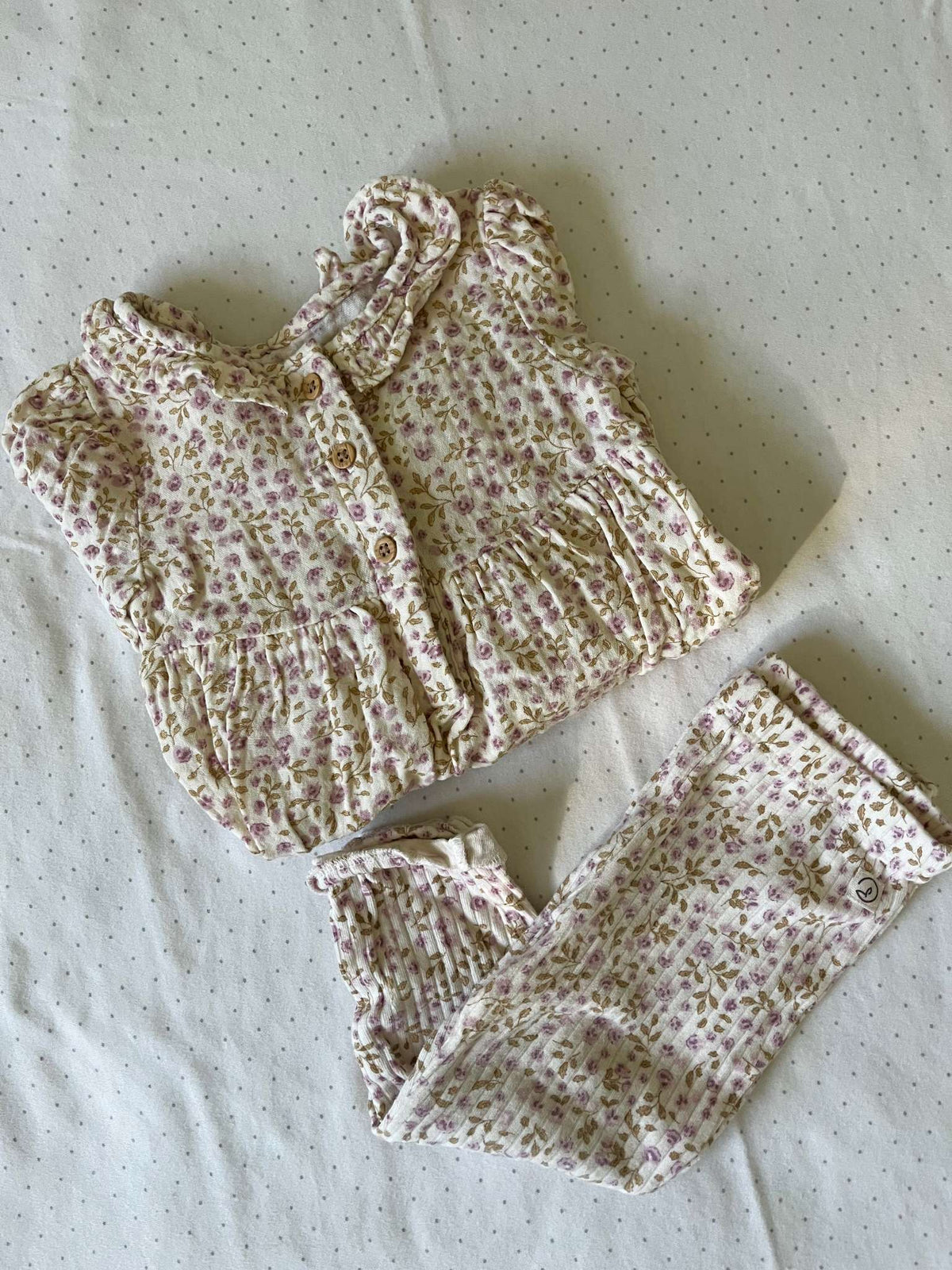 Little Planet by Carter's Two Piece Floral Organic Cotton Outfit - Baby Girl 9 months, Kids 9 Month (6-9M)