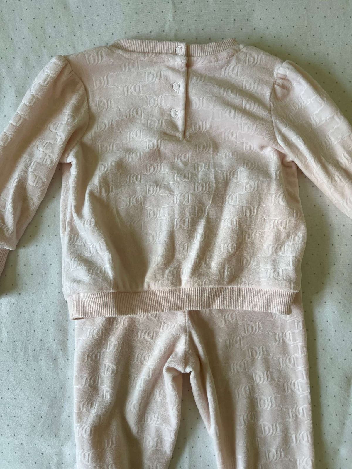 Juicy Couture Two Piece Velour Pink Sweatsuit - Baby Girl 6-9 months, Kids 9 Month (6-9M)