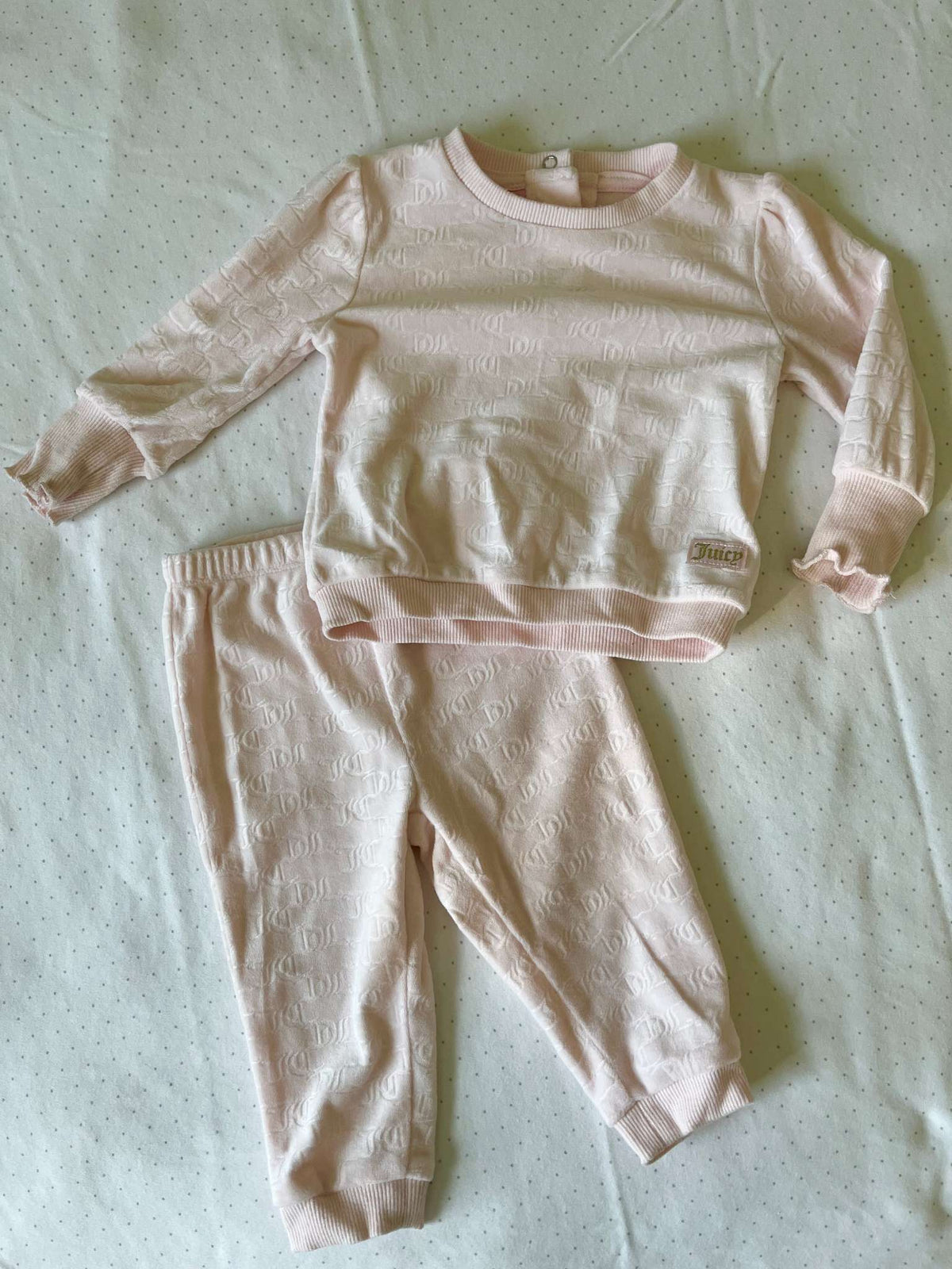 Juicy Couture Two Piece Velour Pink Sweatsuit - Baby Girl 6-9 months, Kids 9 Month (6-9M)