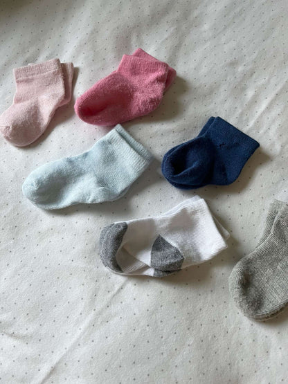 Set of 6 Solid Colour Baby Socks - 0-3 months