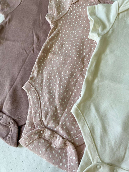 Old Navy Set of 3 Onesies - Baby Girl 3-6 months, Kids 6 Month (3-6M)