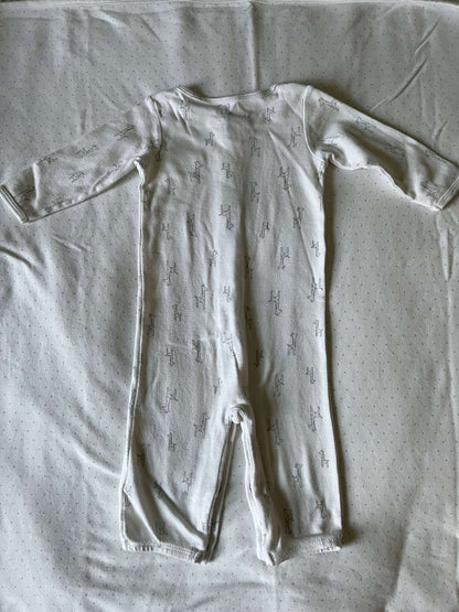 Carter's White Giraffe Onesie  - 9 months, Kids 9 Month (6-9M)