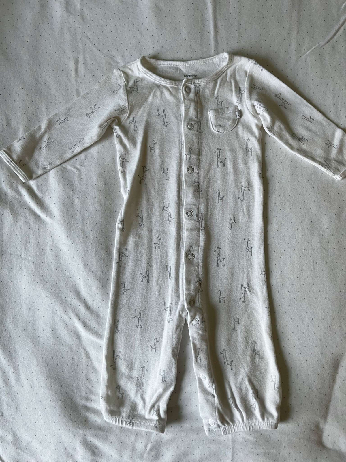 Carter's White Giraffe Onesie  - 9 months, Kids 9 Month (6-9M)