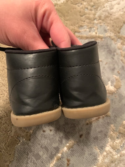Teeny toes size 5W boy black boots, Shoes 5 (Walkers:12-24 mth)