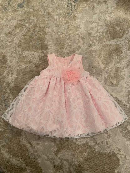 New berry size 6m (16 pounds) pink dress with white appliqué, Kids 6 Month (3-6M)