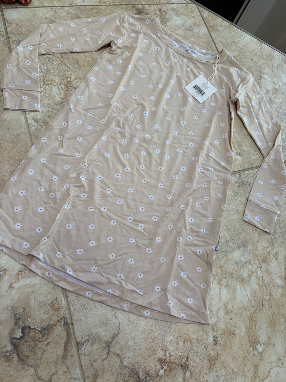 Pip and Phee BNWT daisies nightgown , Kids 4/4T