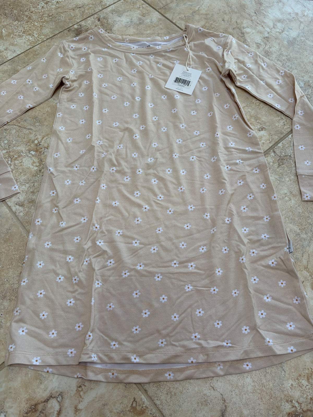 Pip and Phee BNWT daisies nightgown , Kids 4/4T
