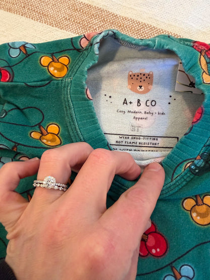 Audrey + Biscotti Co handmade Christmas set , Kids 3T