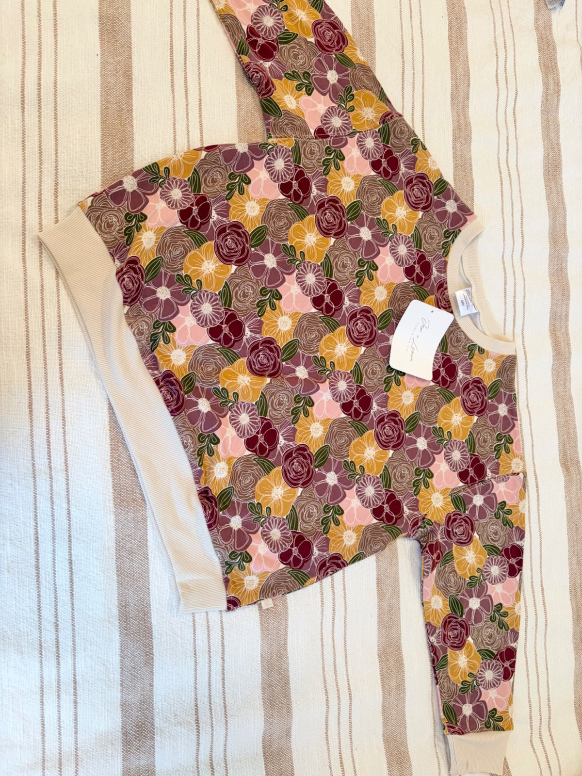 Brand new Jax and Lennon floral crewneck , Kids 6/6X