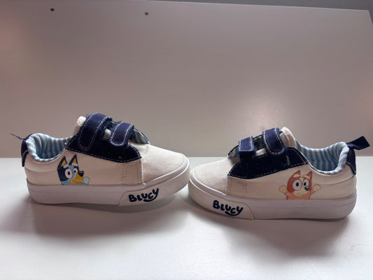 size 9 bluey shoes , Shoes 9 (Toddler:2-4yr)