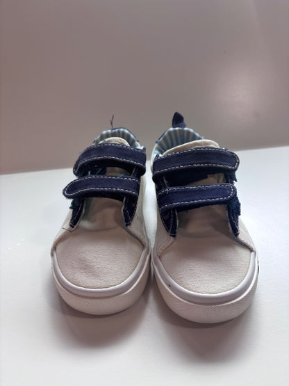 size 9 bluey shoes , Shoes 9 (Toddler:2-4yr)