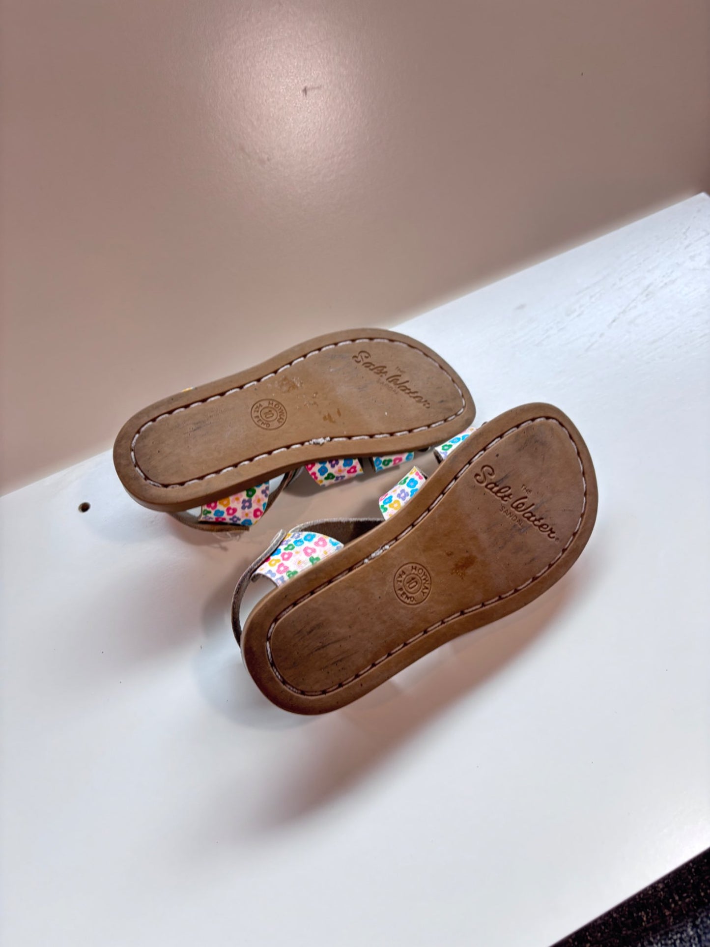 size 10 saltwater floral sandals, Shoes 10 (Toddler:2-4yr)
