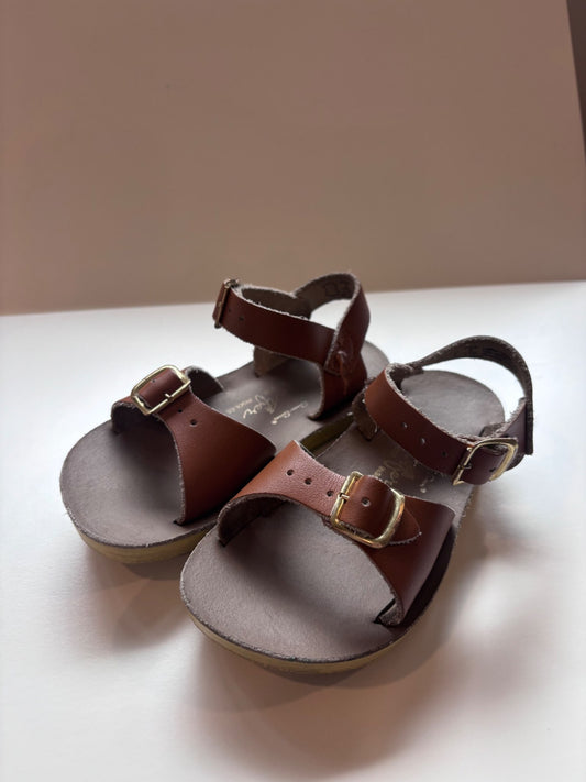 size 8 saltwater sandals, Shoes 8 (Toddler:2-4yr)