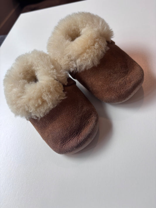 size 2 minimoc moccasins (heyfolks), Shoes 2 (Baby: 0-12 mth)