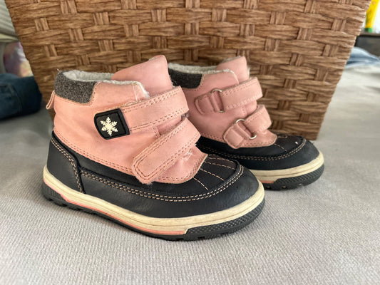 Girls snow boots, Shoes 5.5 (Walkers:12-24 mth)